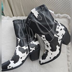 NWOT Vodbod Cow print Cowgirl Boots